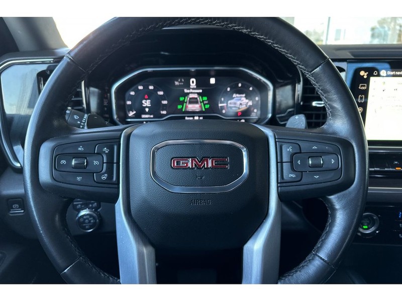 GMC Sierra Vehicle Full-screen Gallery Image 27