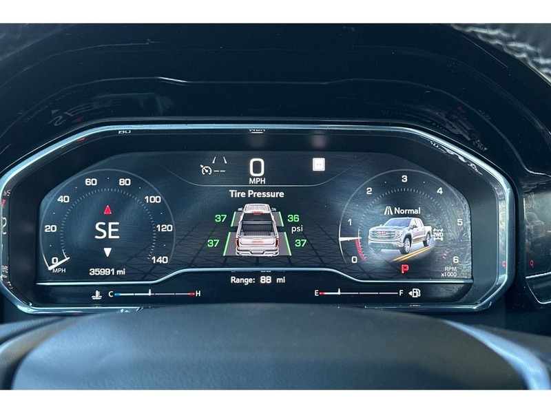 GMC Sierra Vehicle Full-screen Gallery Image 30
