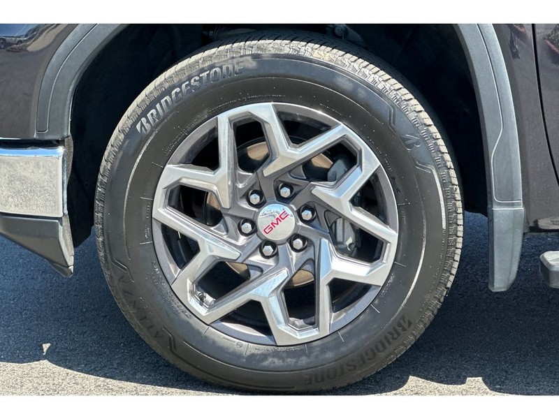 GMC Sierra Vehicle Full-screen Gallery Image 33