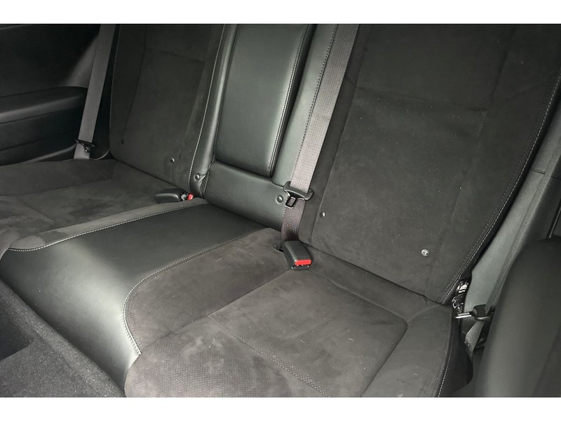 Dodge Challenger Vehicle Full-screen Gallery Image 13