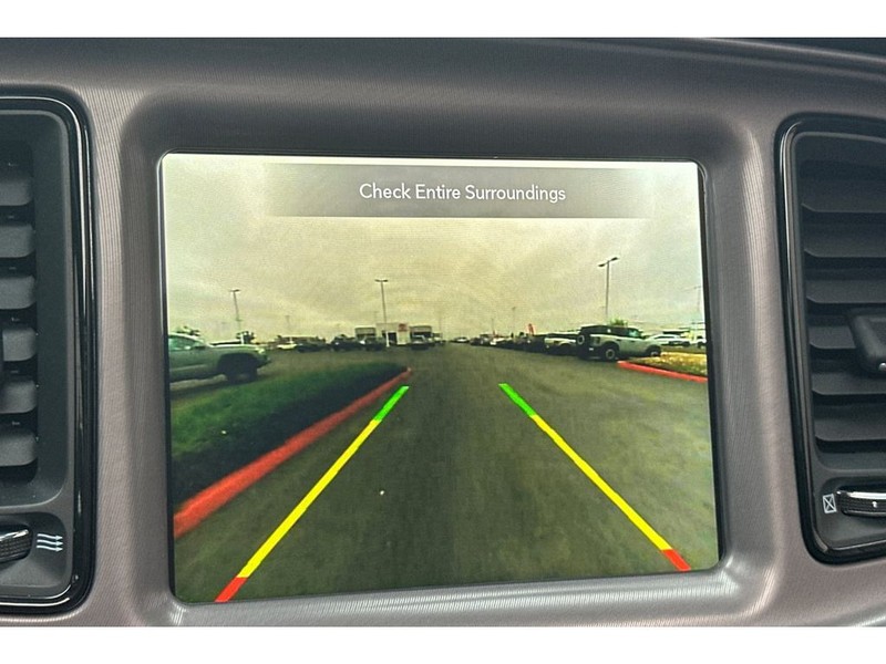 Dodge Challenger Vehicle Full-screen Gallery Image 22
