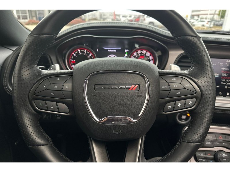 Dodge Challenger Vehicle Full-screen Gallery Image 26