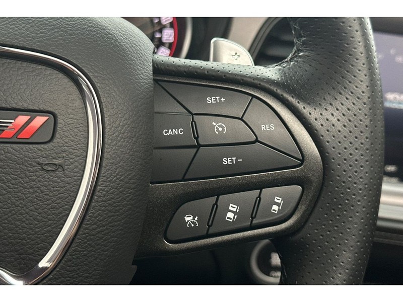 Dodge Challenger Vehicle Full-screen Gallery Image 28