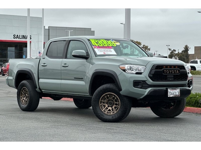 Toyota Tacoma Vehicle Full-screen Gallery Image 02