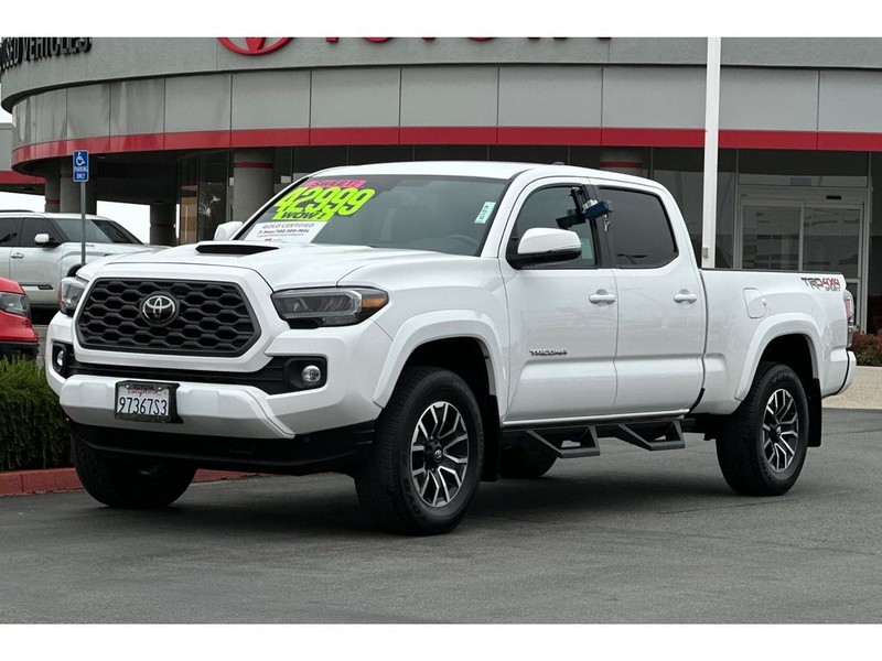 Toyota Tacoma Vehicle Full-screen Gallery Image 08