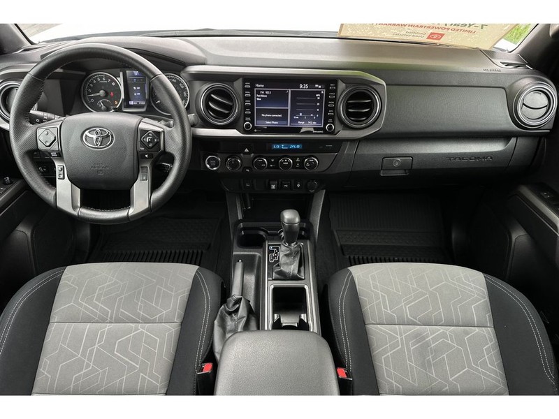 Toyota Tacoma Vehicle Full-screen Gallery Image 14