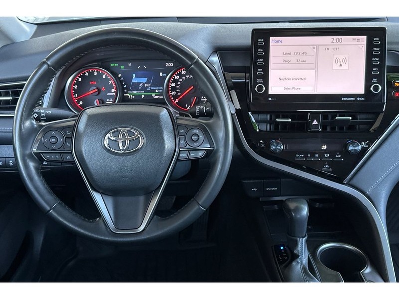 Toyota Camry Vehicle Full-screen Gallery Image 16