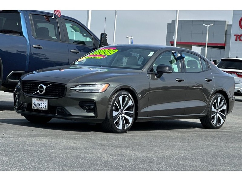 Volvo S60 Vehicle Full-screen Gallery Image 08