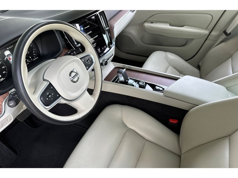 Volvo S60 Vehicle Full-screen Gallery Image 10