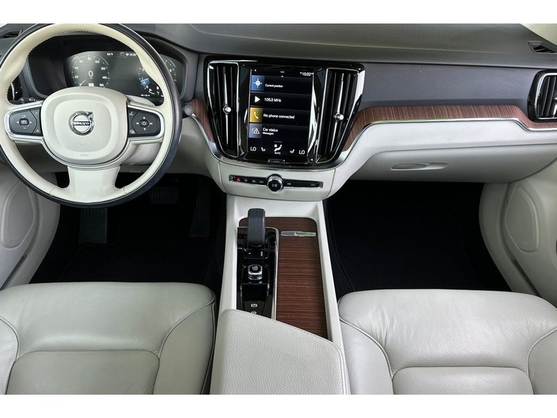 Volvo S60 Vehicle Full-screen Gallery Image 14
