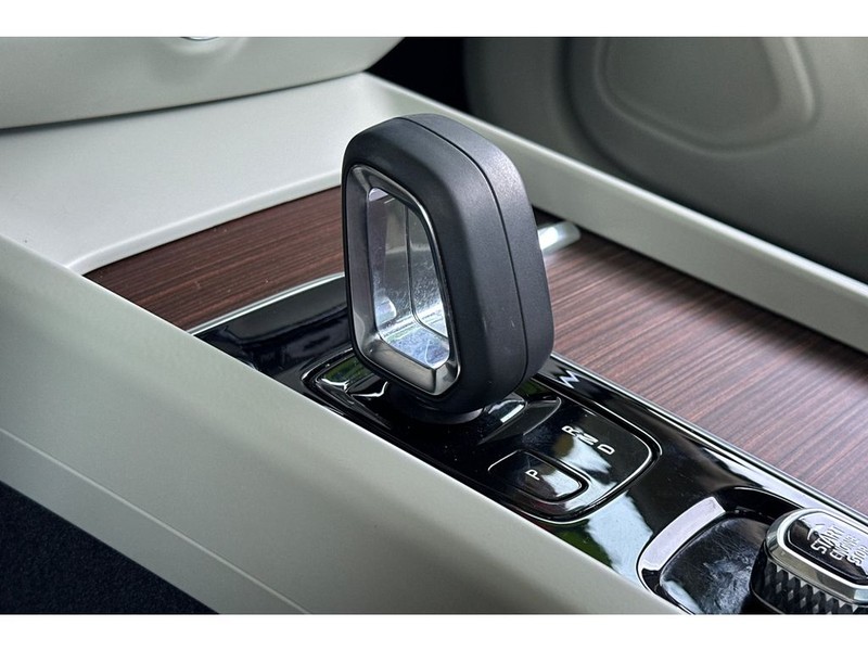 Volvo S60 Vehicle Full-screen Gallery Image 23
