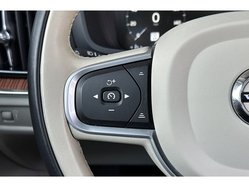 Volvo S60 Vehicle Full-screen Gallery Image 26