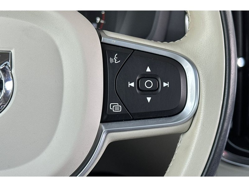 Volvo S60 Vehicle Full-screen Gallery Image 27