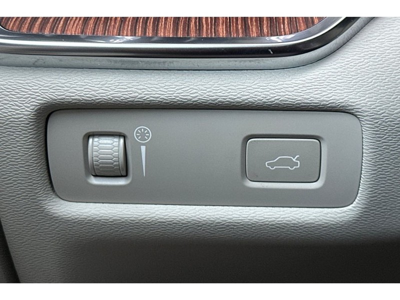 Volvo S60 Vehicle Full-screen Gallery Image 30