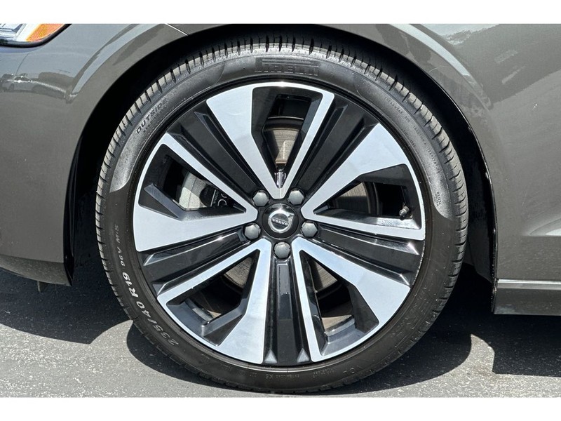 Volvo S60 Vehicle Full-screen Gallery Image 31