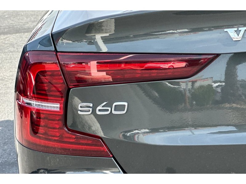 Volvo S60 Vehicle Full-screen Gallery Image 32