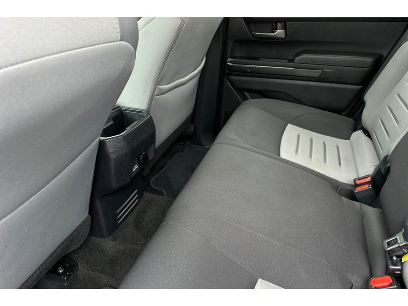Toyota Tacoma Vehicle Full-screen Gallery Image 13