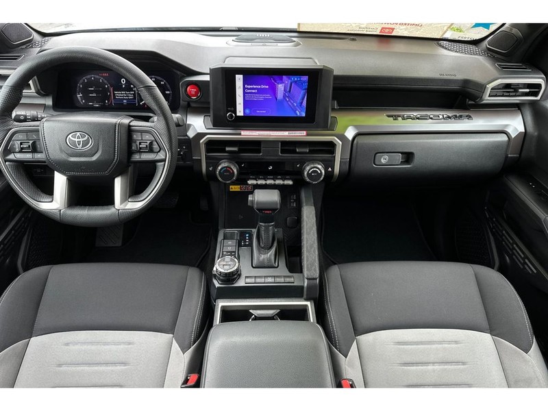 Toyota Tacoma Vehicle Full-screen Gallery Image 14