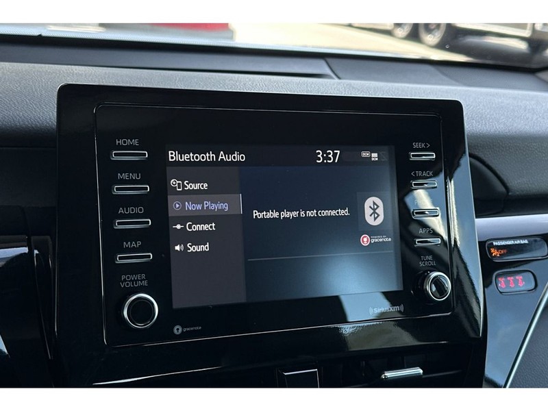 Toyota Camry Vehicle Full-screen Gallery Image 19