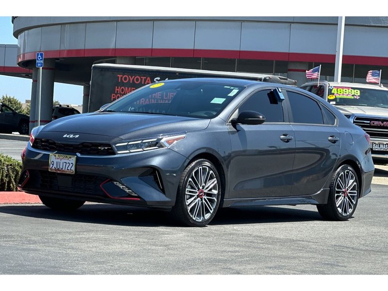 Kia Forte Vehicle Full-screen Gallery Image 08