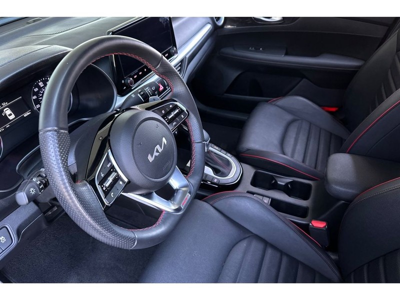 Kia Forte Vehicle Full-screen Gallery Image 10