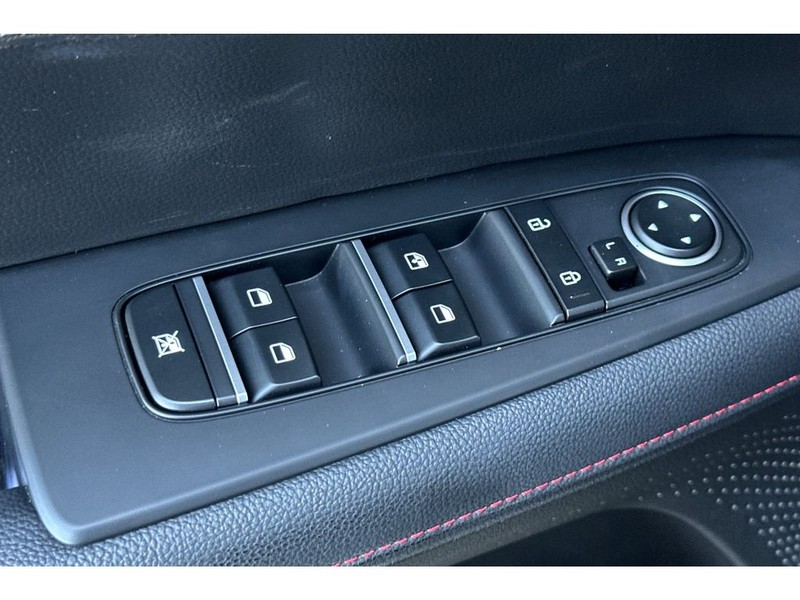 Kia Forte Vehicle Full-screen Gallery Image 12