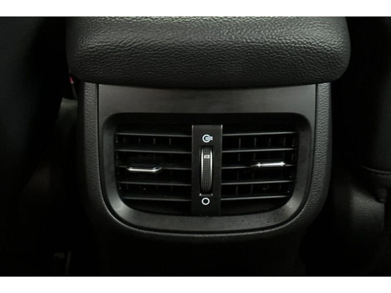 Kia Forte Vehicle Full-screen Gallery Image 14