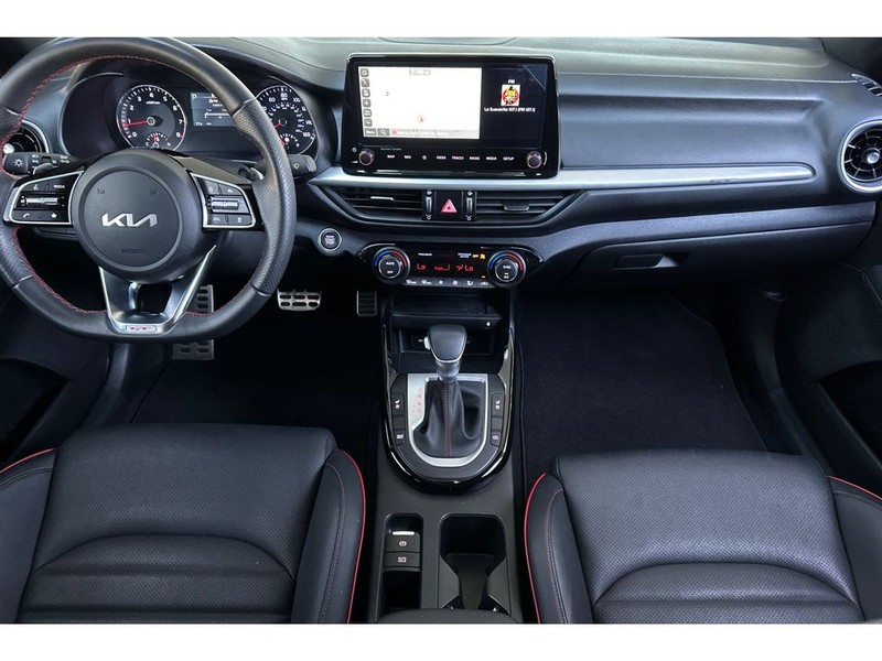 Kia Forte Vehicle Full-screen Gallery Image 15