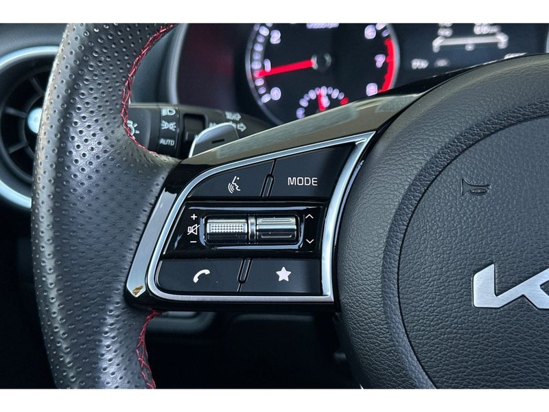 Kia Forte Vehicle Full-screen Gallery Image 27