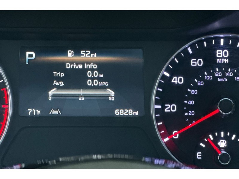 Kia Forte Vehicle Full-screen Gallery Image 30