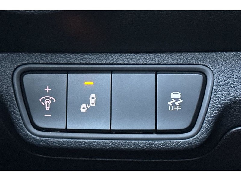 Kia Forte Vehicle Full-screen Gallery Image 31