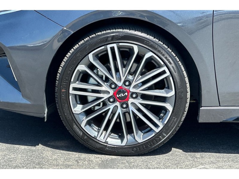 Kia Forte Vehicle Full-screen Gallery Image 32