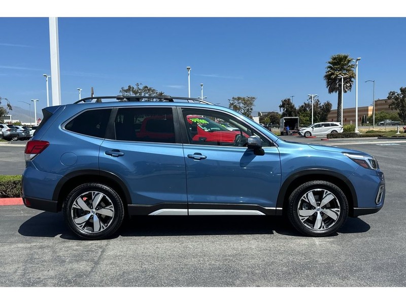 Subaru Forester Vehicle Full-screen Gallery Image 03
