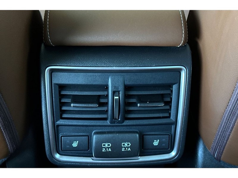 Subaru Forester Vehicle Full-screen Gallery Image 14