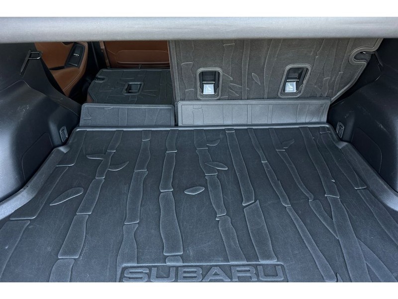 Subaru Forester Vehicle Full-screen Gallery Image 17