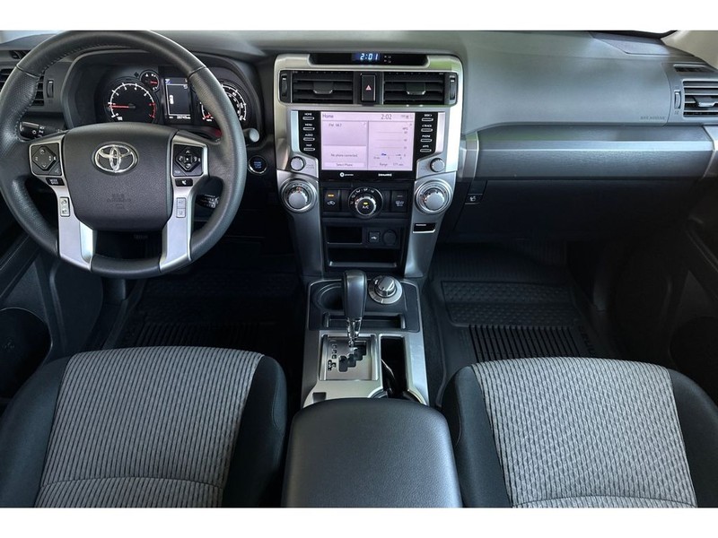 Toyota 4Runner Vehicle Full-screen Gallery Image 15