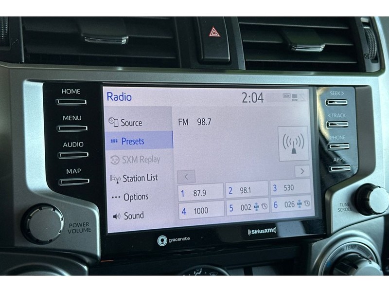Toyota 4Runner Vehicle Full-screen Gallery Image 21