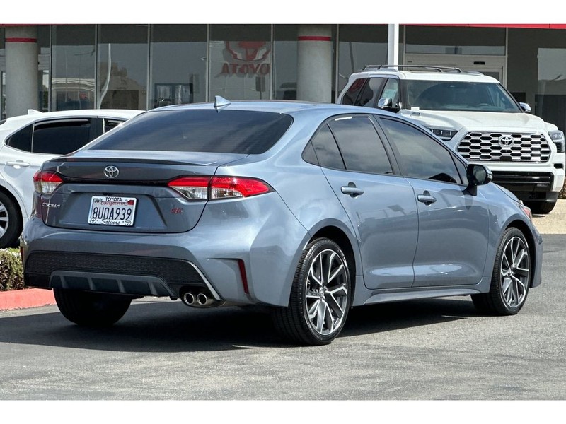 Toyota Corolla Vehicle Full-screen Gallery Image 04