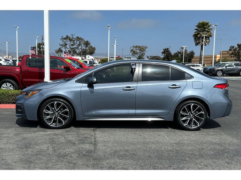 Toyota Corolla Vehicle Full-screen Gallery Image 07