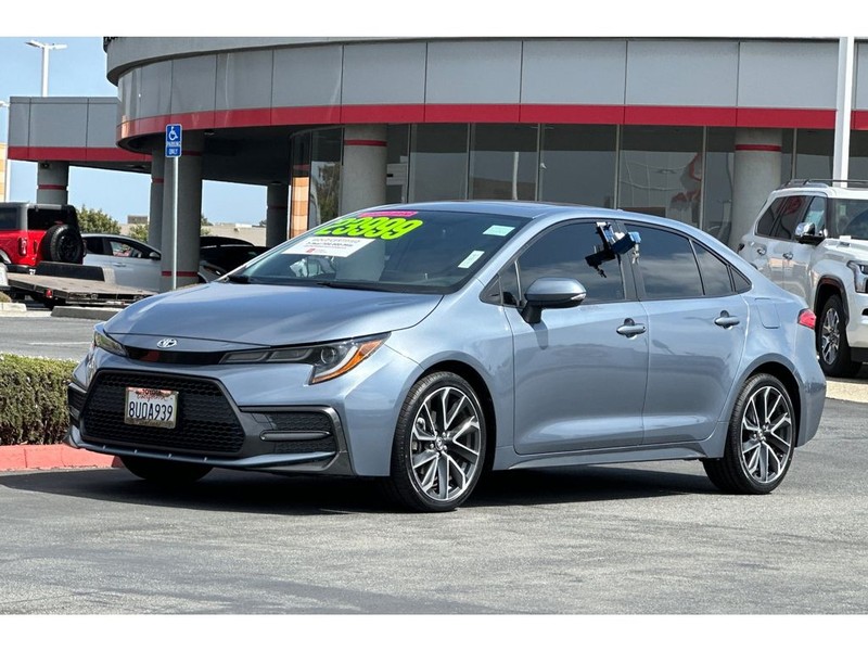 Toyota Corolla Vehicle Full-screen Gallery Image 08