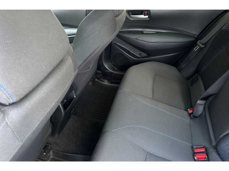 Toyota Corolla Vehicle Full-screen Gallery Image 13