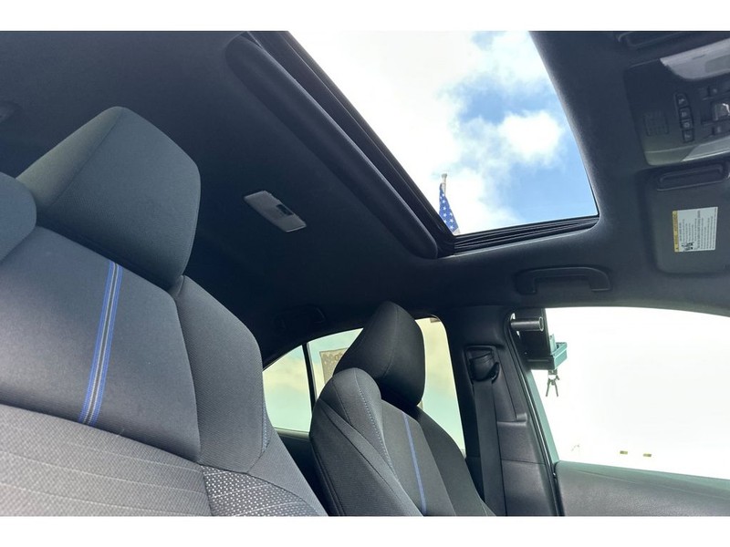Toyota Corolla Vehicle Full-screen Gallery Image 17