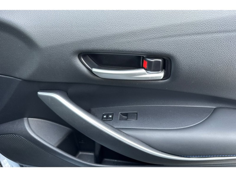 Toyota Corolla Vehicle Full-screen Gallery Image 18