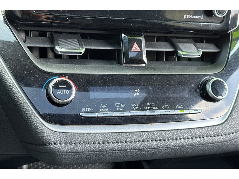 Toyota Corolla Vehicle Full-screen Gallery Image 21