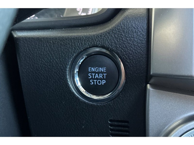 Toyota 4Runner Vehicle Full-screen Gallery Image 26