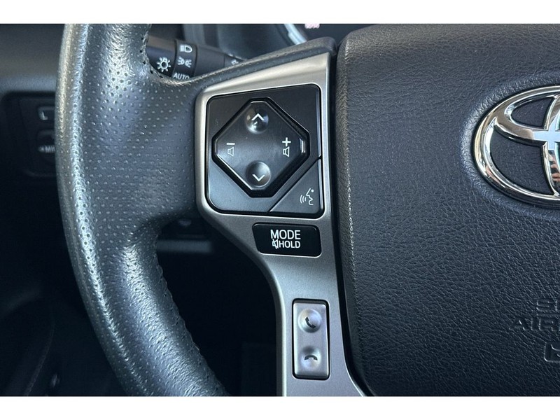 Toyota 4Runner Vehicle Full-screen Gallery Image 28