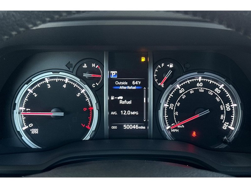 Toyota 4Runner Vehicle Full-screen Gallery Image 30