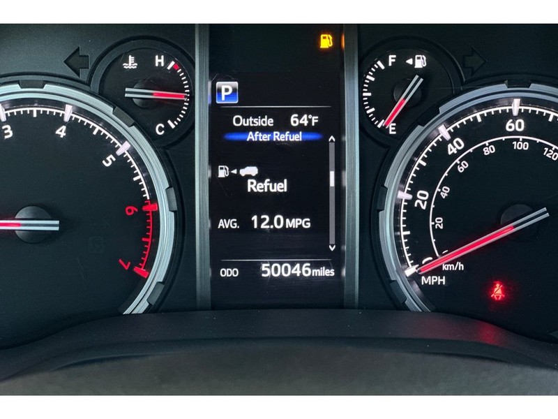 Toyota 4Runner Vehicle Full-screen Gallery Image 31