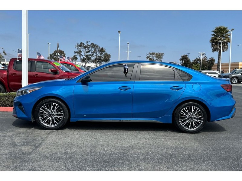 Kia Forte Vehicle Full-screen Gallery Image 07