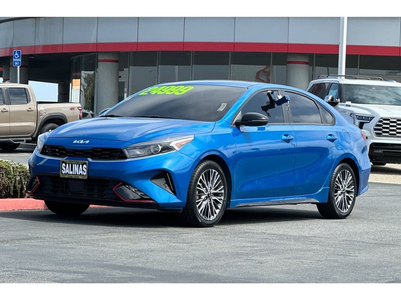 Kia Forte Vehicle Full-screen Gallery Image 08